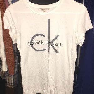 CK white tee